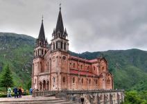 Visita a los Lagos de Covadonga y a la Basílica (4h)