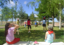 Actividades y juegos en la instalación con nuestros monitores