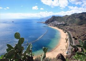 playa y montaña de Tenerife